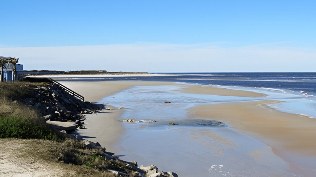 🕶️ Best Time to Visit Crescent Beach