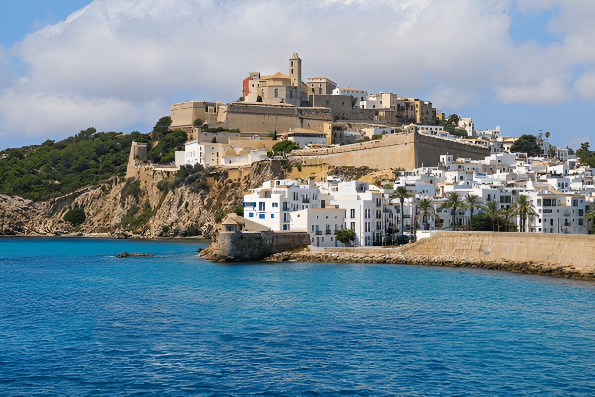 Ibiza Travel Guide – What to Know Before You Visit