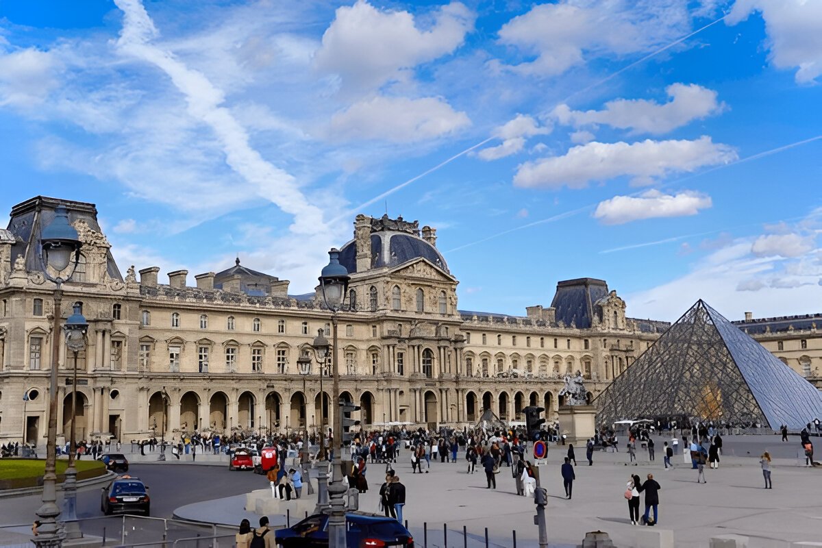 Why visit the Louvre Museum